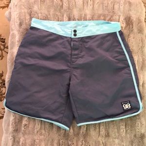 Men’s Vineyard Vines Board Short size 36